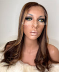 Load image into Gallery viewer, 18inch Glueless Lace Wig Light Brown With Highlights